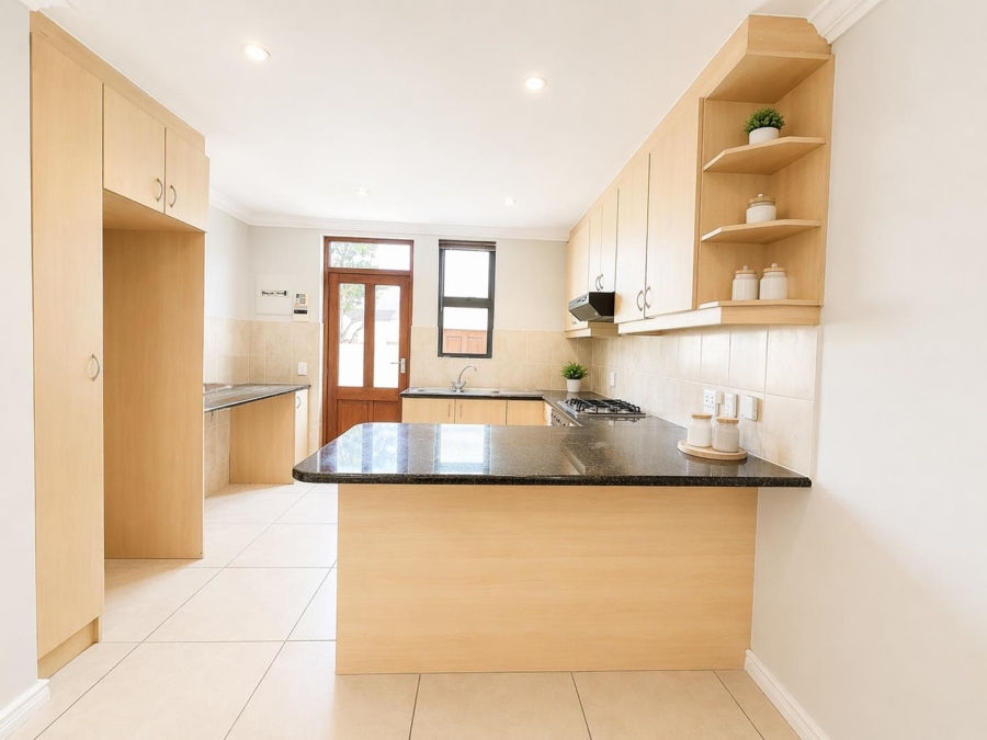 2 Bedroom Property for Sale in Royal Ascot Western Cape